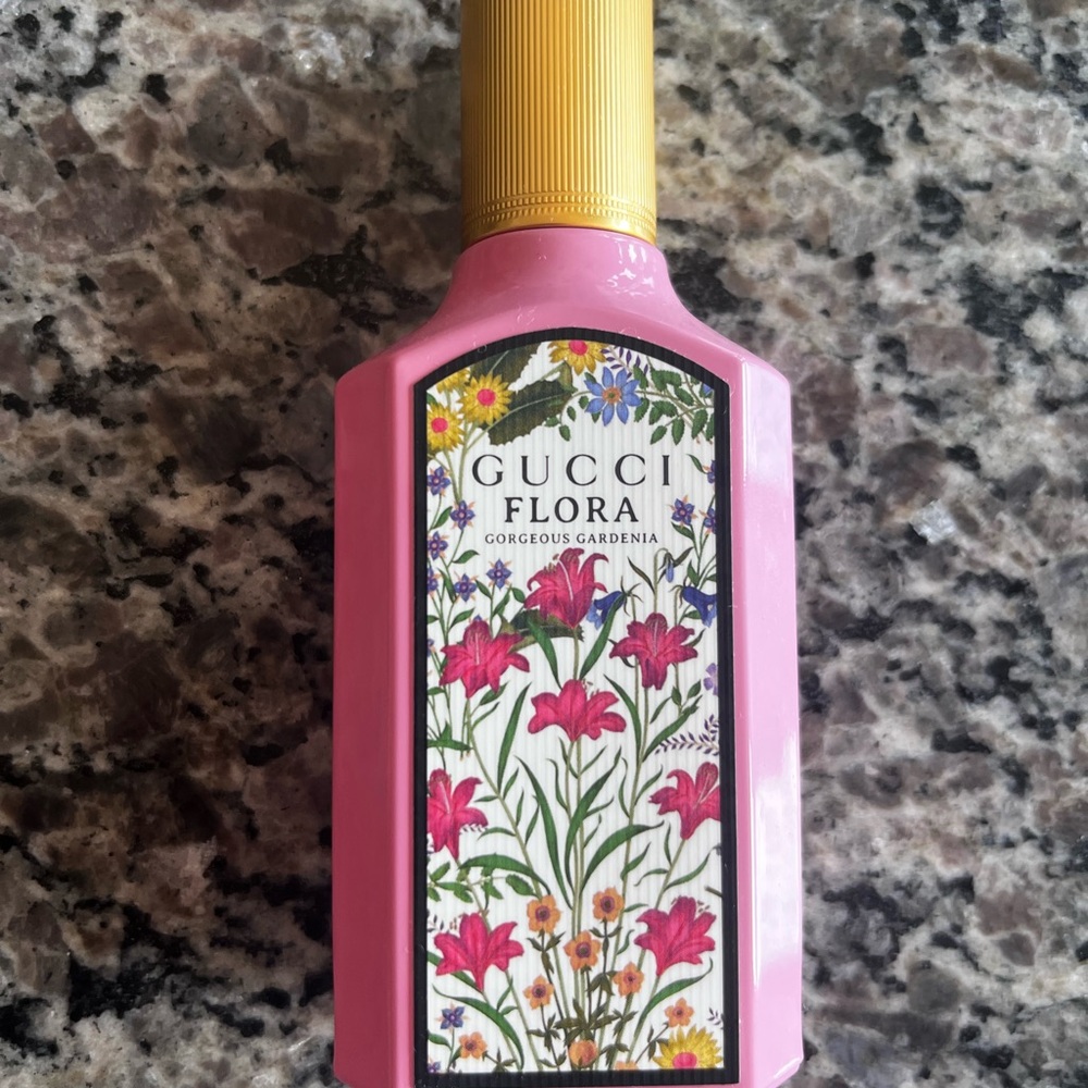 Gucci Flora Gorgeous Gardenia 50 ml perfume